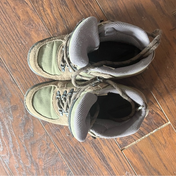 Vasque Skywalk Green Hiking Trail Boots - Picture 4 of 7